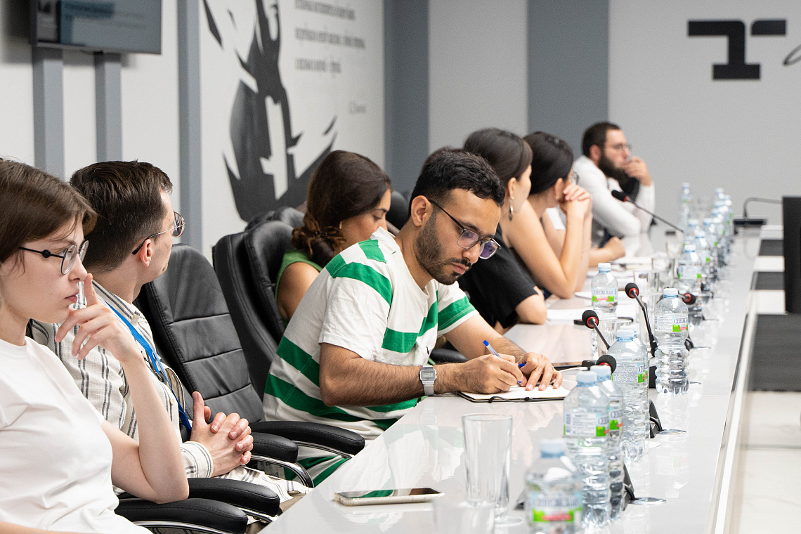 Учёные из 11 стран прошли образовательную программу в Университете Льва Толстого